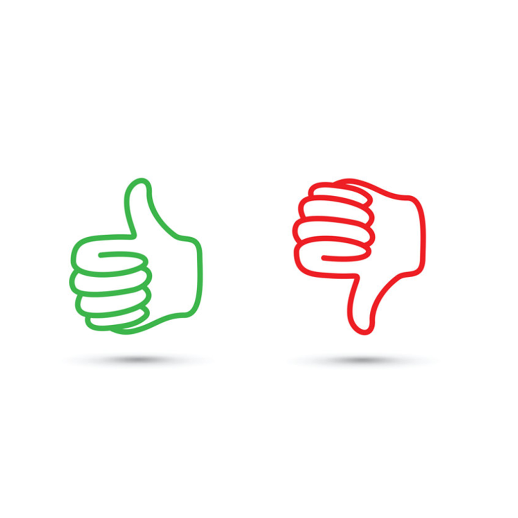 Grüner Daumen hoch und roter Daumen runter symbolisieren positive und negative Bewertungen im Rahmen eines strukturierten Qualitätschecks.